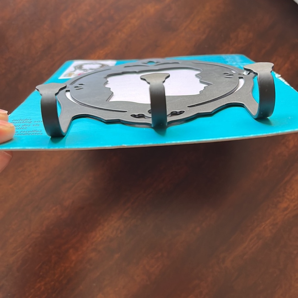 Vignette Metal Key Rack - Picture 4 of 12